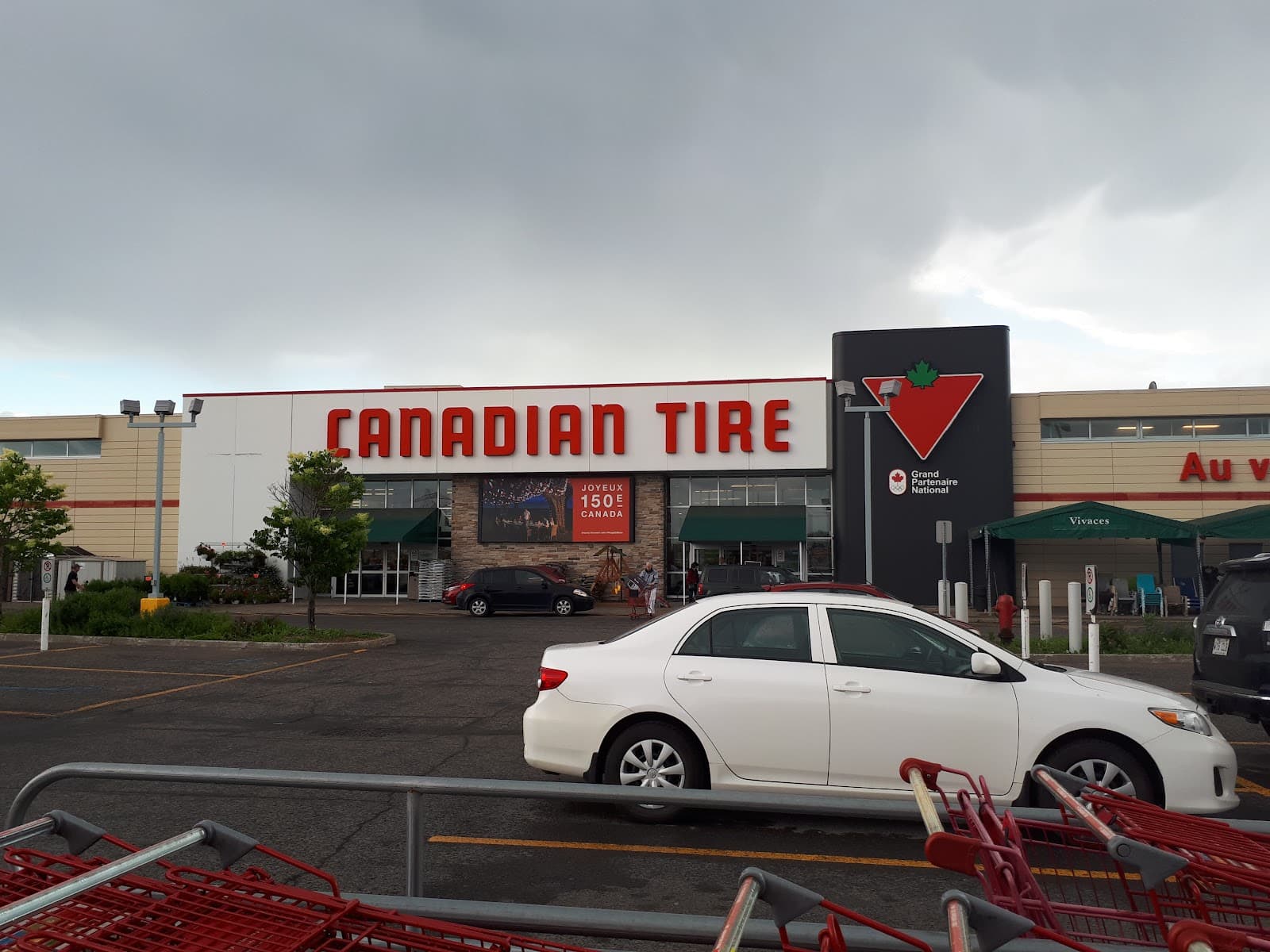 Canadian Tire — Lévis