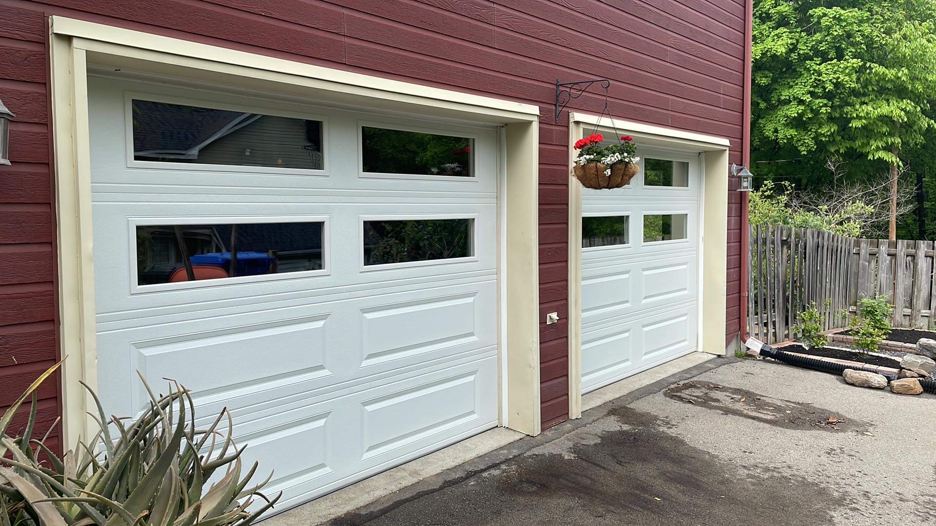 Vaudreuil Doors - Réparations Portes de Garage Vaudreuil — portes et fenêtres à Vaudreuil-Dorion