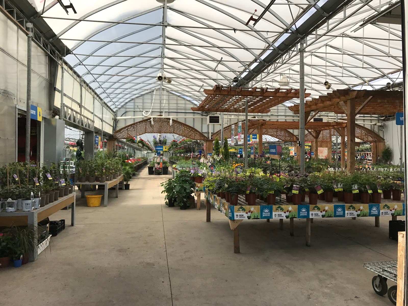 Serres et Jardins Girouard — aménagement paysager à Saint-Hyacinthe