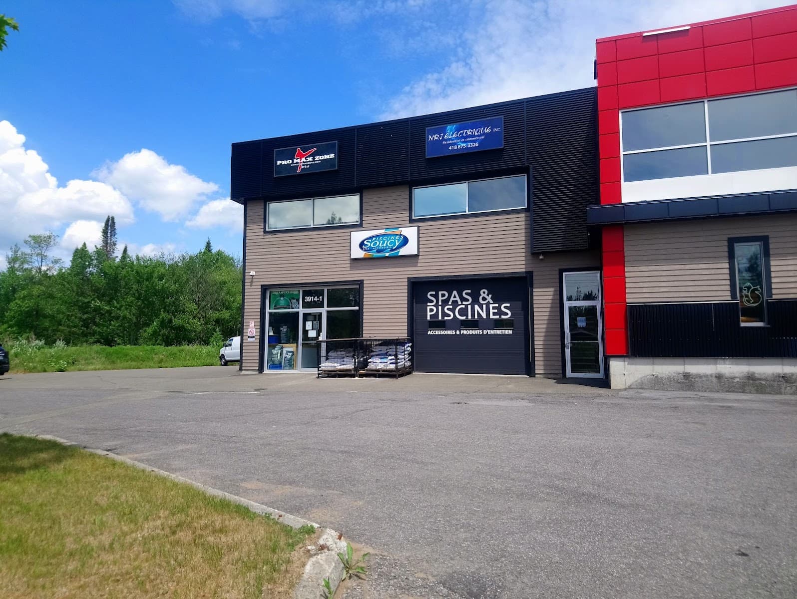 Piscines Soucy - Spas - Meubles - BBQ — Couronne de Québec