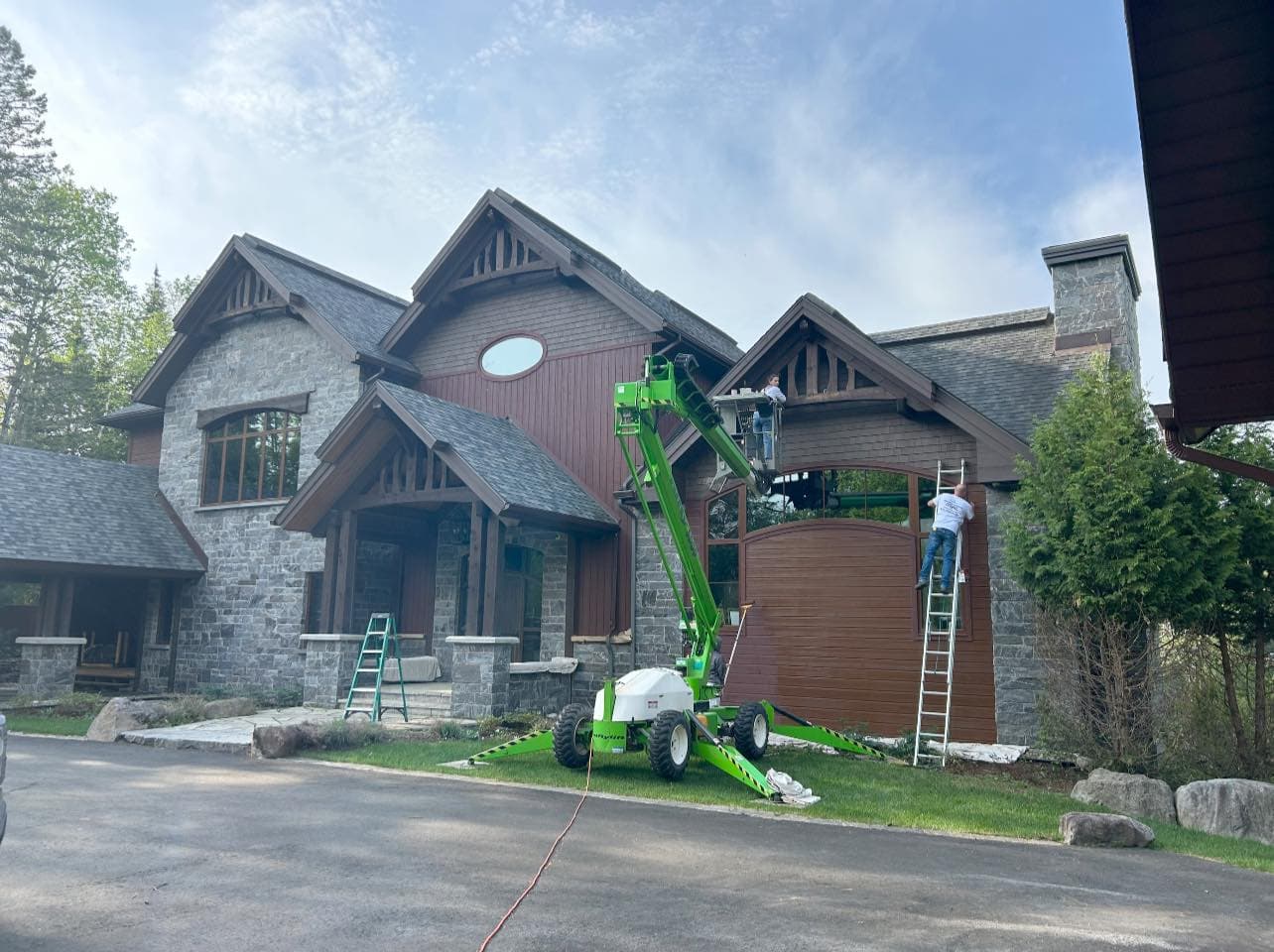 Peintres des Hauteurs Inc. - Entrepreneur peintres en bâtiment — peintre dans les Laurentides