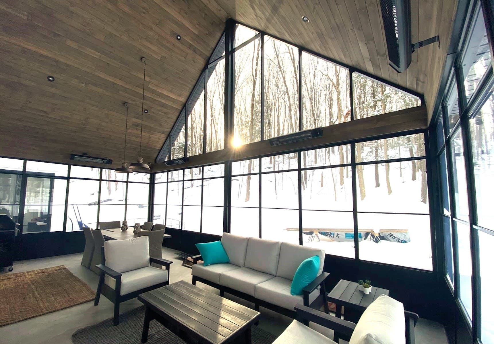 Solarium Solea (Visite sur rendez-vous seulement) — piscine à Bromont