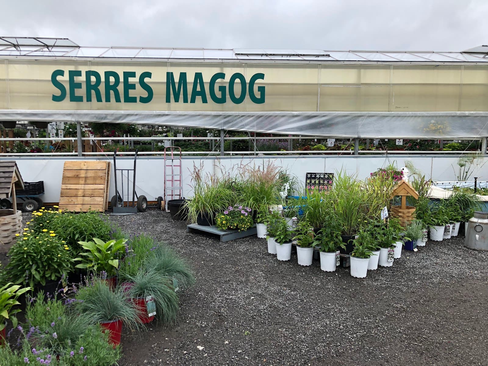 Serres Magog (2010) (Thermo-Pat Inc.) — aménagement paysager dans les Cantons-de-l'Est