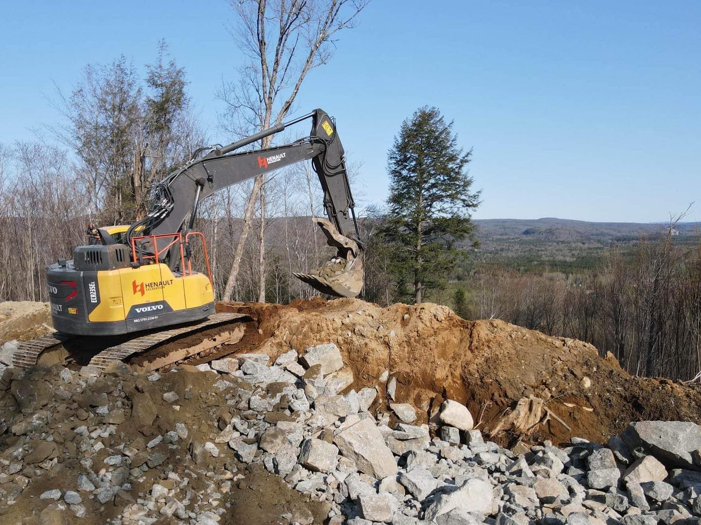 Hénault Excavation — Laurentides