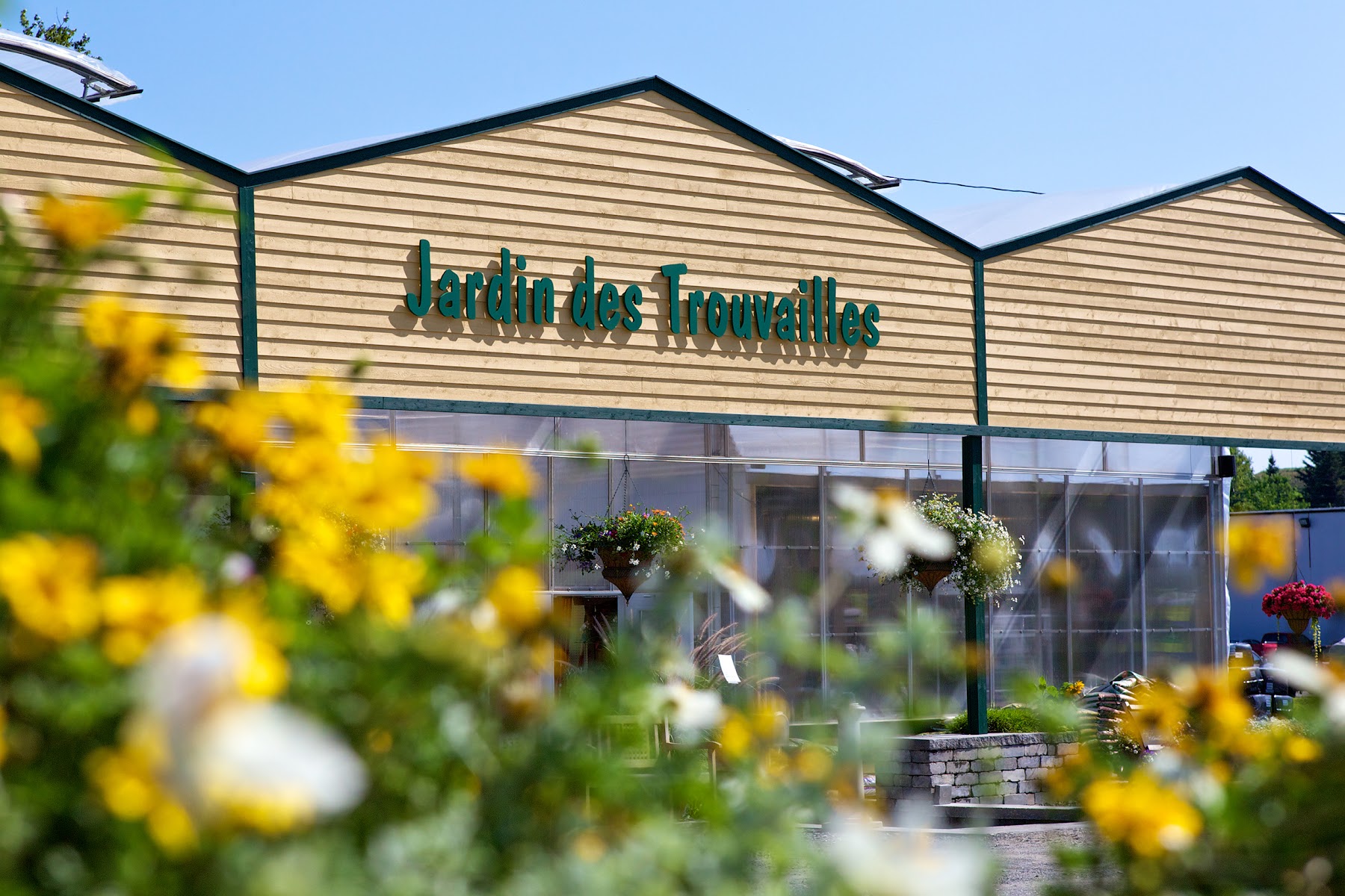 Jardin des Trouvailles | Serres & Jardinerie — Aménagement paysager à Coaticook