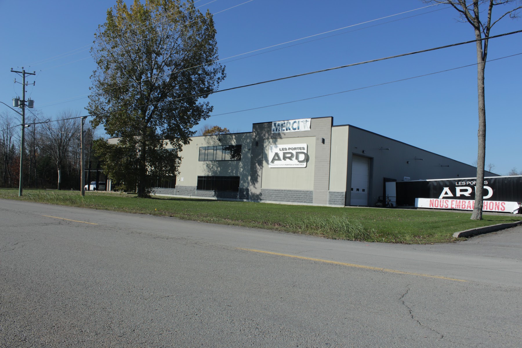 Portes A R D Inc (Les) — Portes et fenêtres à Lachute