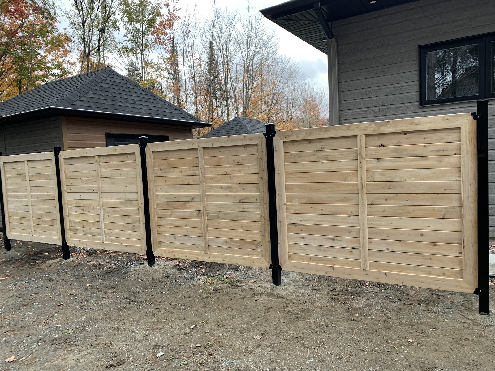 Clôture sur Mesure — Spécialiste en clôtures à Saint-Augustin-de-Desmaures