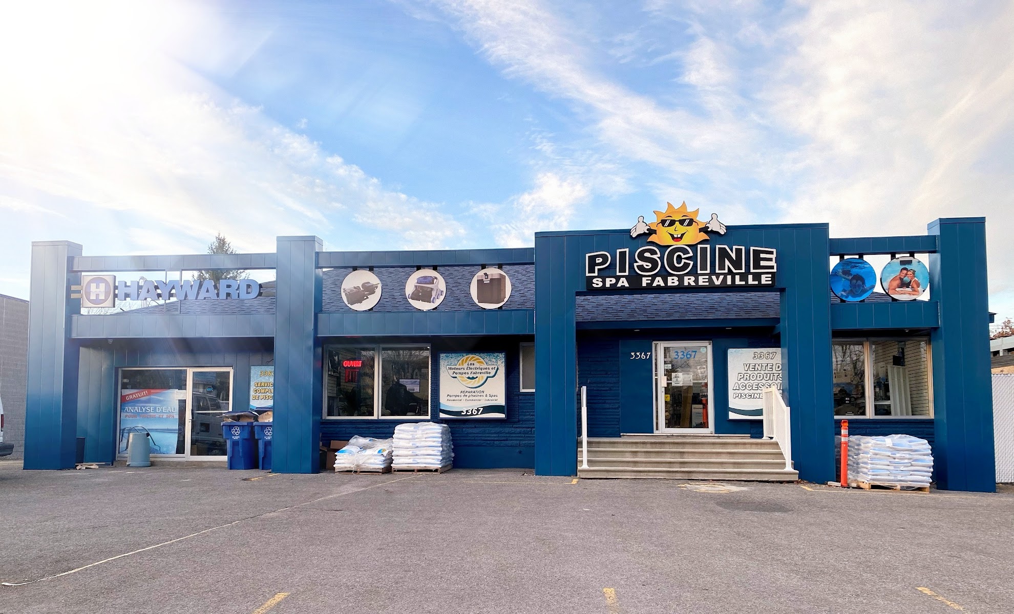 Hakim Piscines & Spas Fabreville — Électricien à Laval