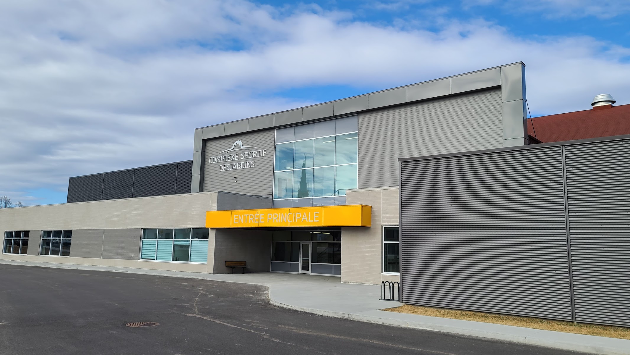 Sports Complex Desjardins De Dolbeau-Mistassini — Piscine à Dolbeau-Mistassini