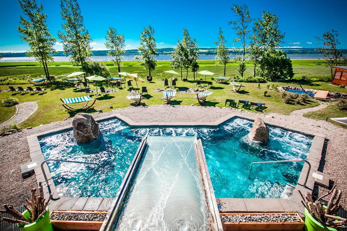 Spa Des Neiges — Piscine à Sainte-Anne-de-Beaupré