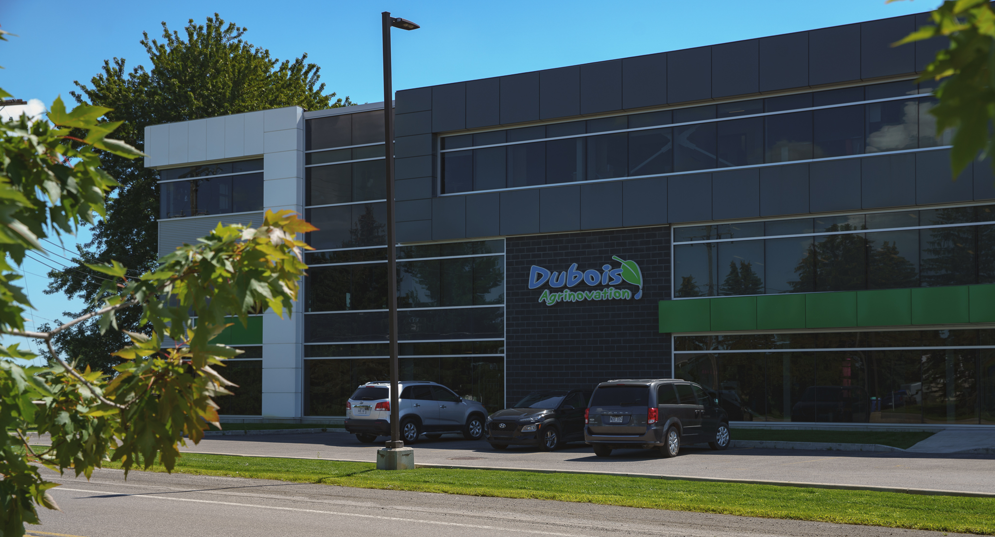Dubois Agrinovation — Aménagement paysager à Saint-Rémi