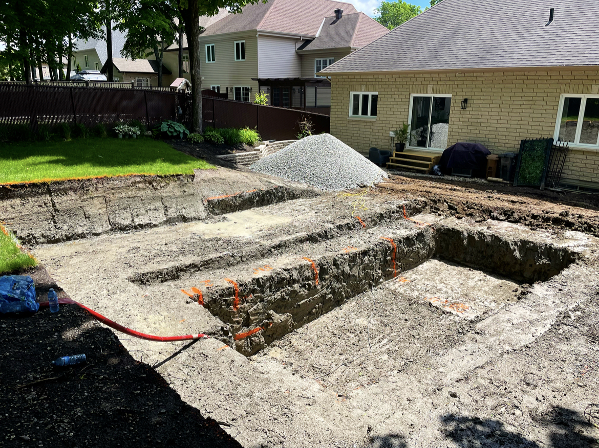 Groupe Everest — Excavation & terrassement à Cantley