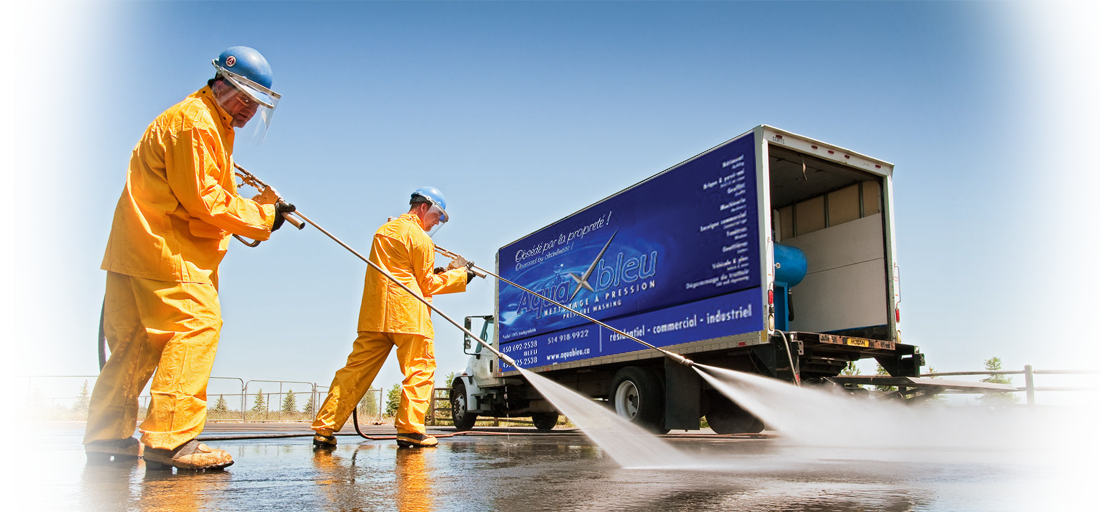 Aqua Bleu | Lavage et Nettoyage Haute Pression Résidentiel, Commercial et Industriel | Région de Montréal, Laval & Montérégie — Piscine à Beauharnois