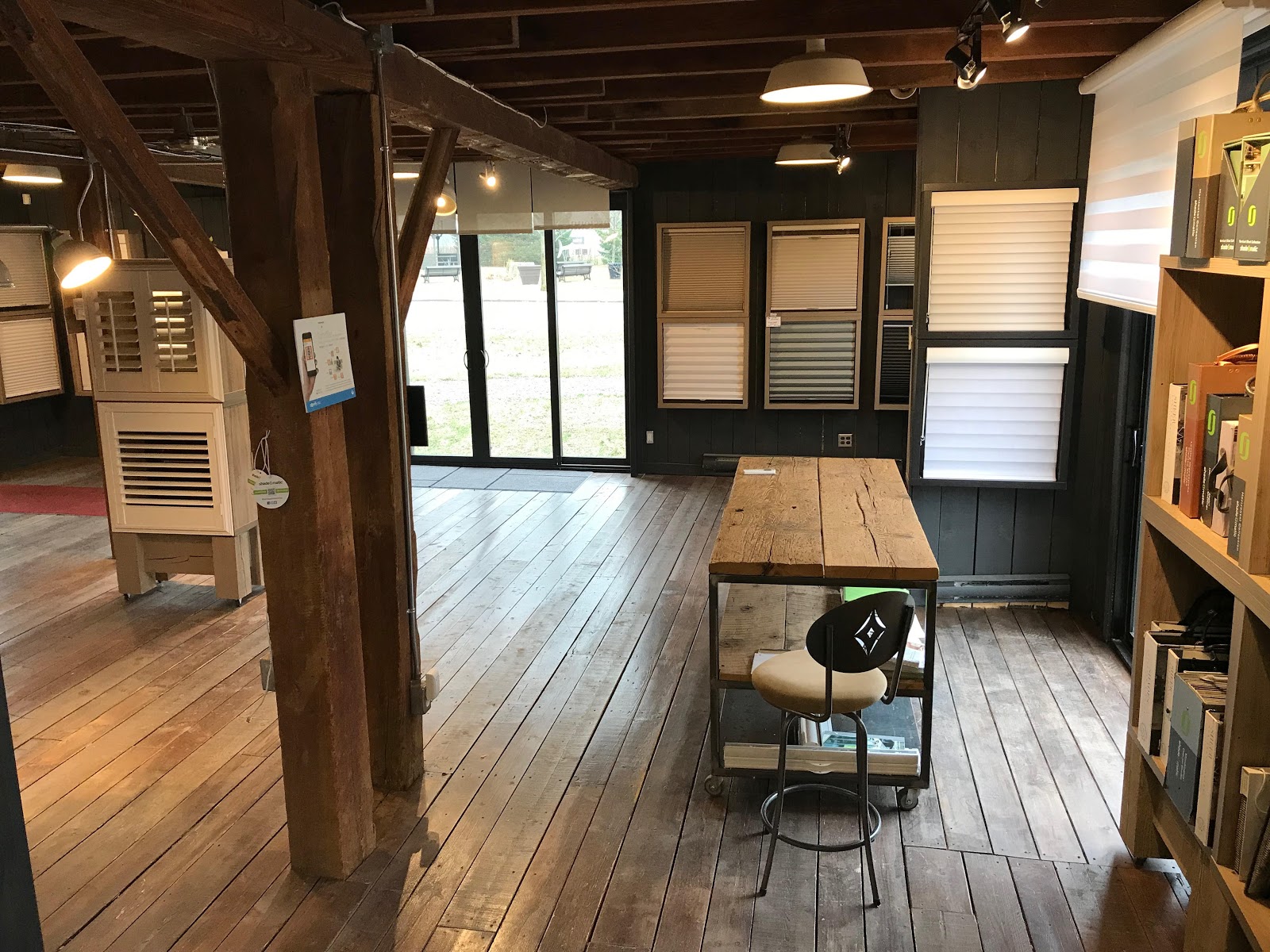 Les Stores Bromont — Portes et fenêtres à Bromont