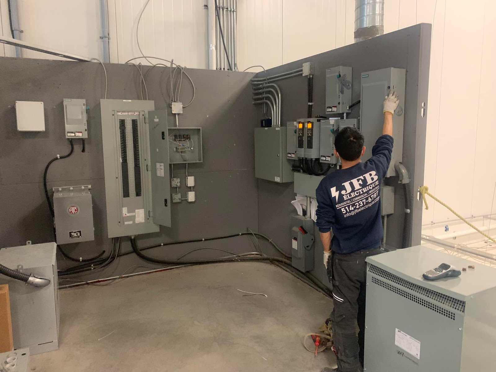 JFB Électrique - Électricien Rive-Nord et Laval — Électricien à Rosemère