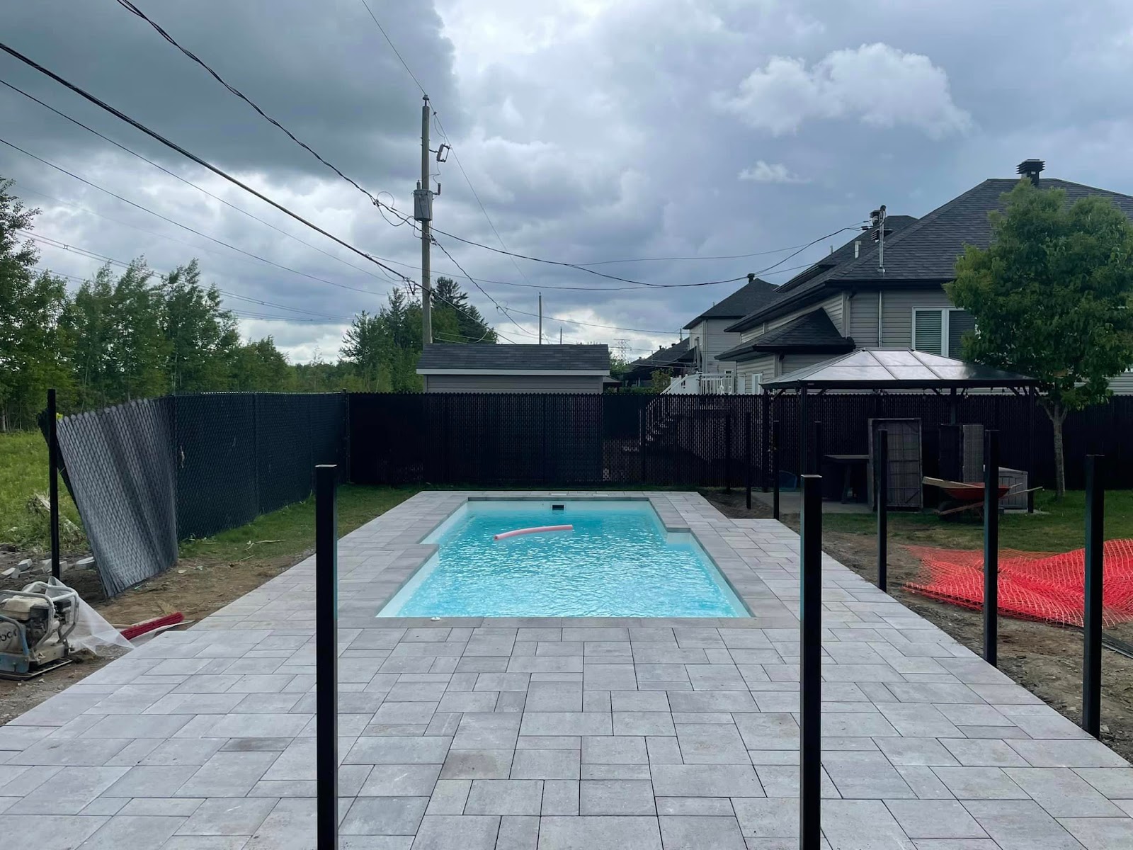 Clôture DeVille — Excavation & terrassement à Blainville