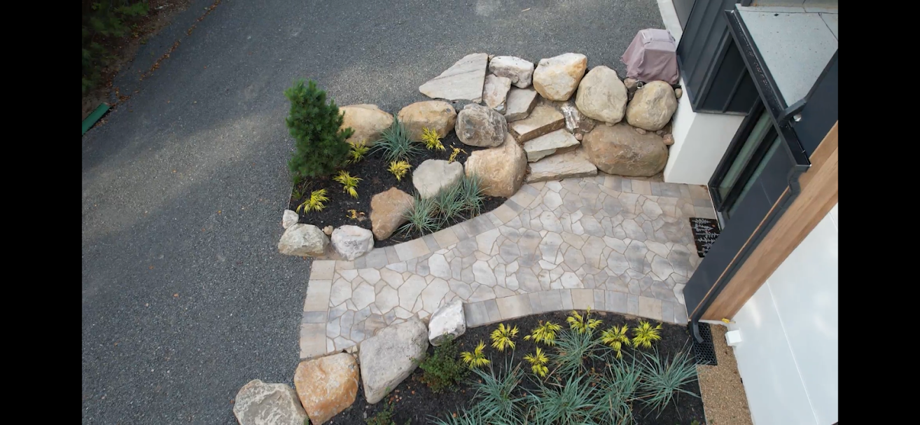 Aménagement Différent & Mini Excavation — Aménagement paysager à Saint-Donat