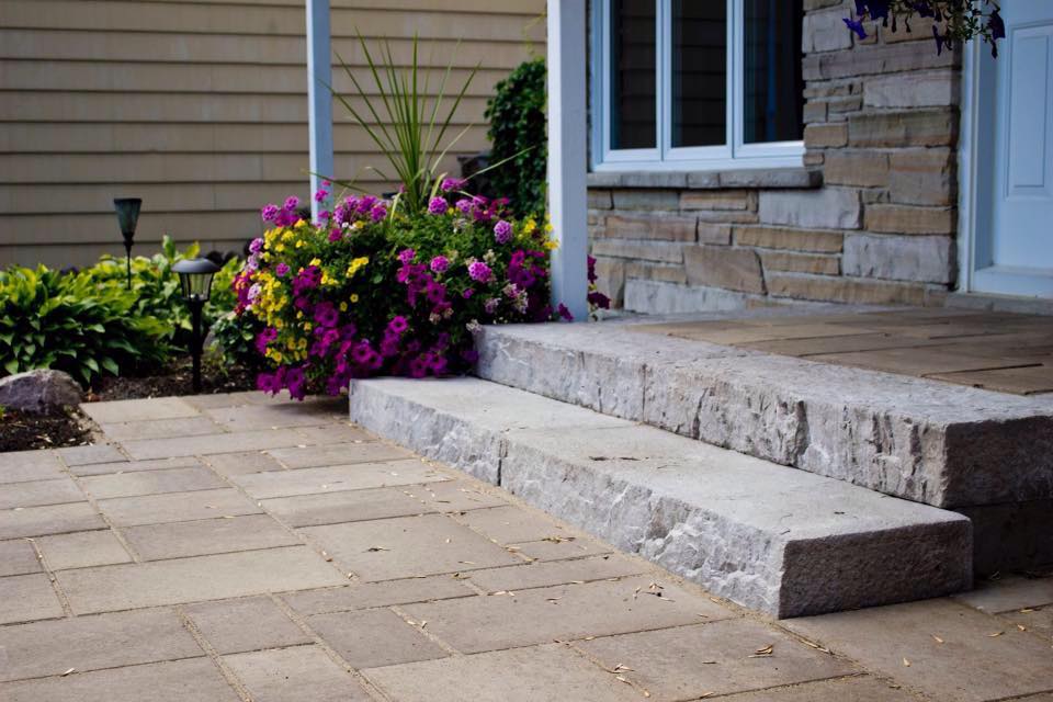 Pavé-Uni et Aménagement Paysager Ottinger Landscaping — Excavation & terrassement à Pincourt