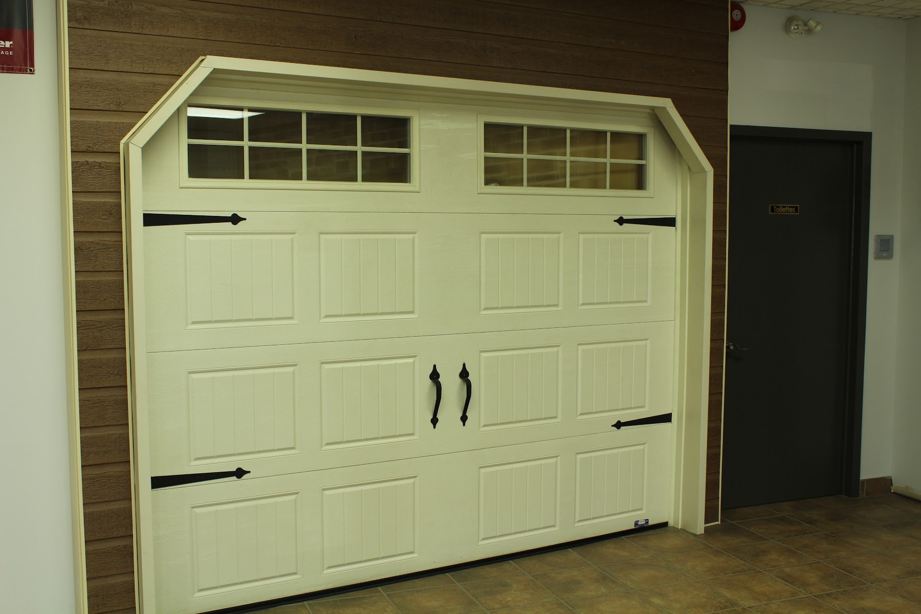 Portes de garage Lapierre — Portes et fenêtres à Notre-Dame-de-Lourdes