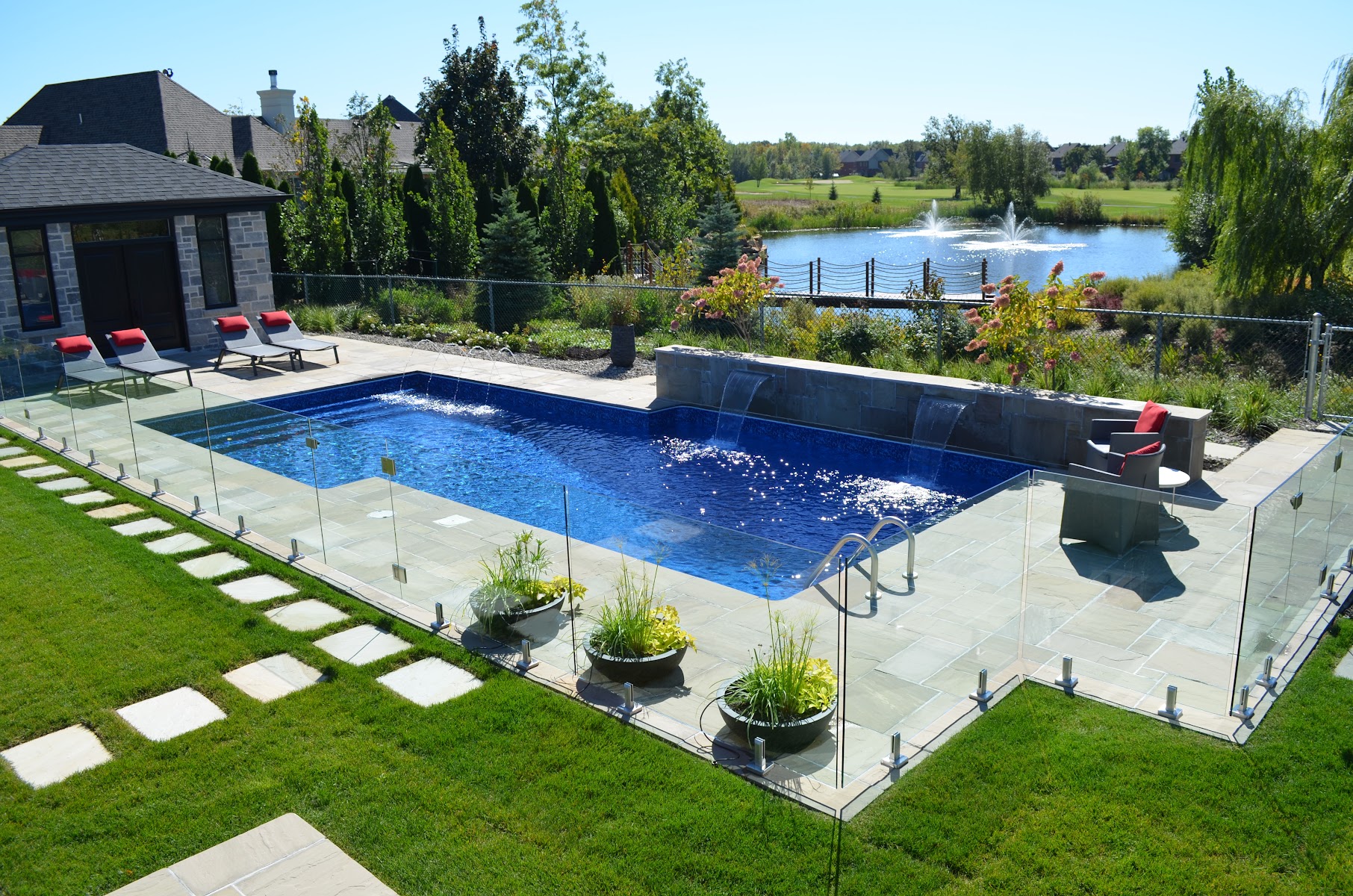 Fountain Pools Inc. — Piscine à Boucherville
